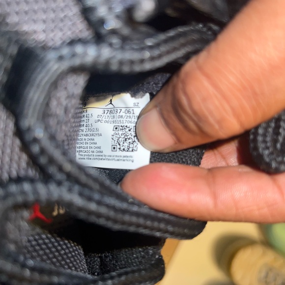 Preloved Jordan Retro 11 Bred SZ9 - Picture 13 of 16